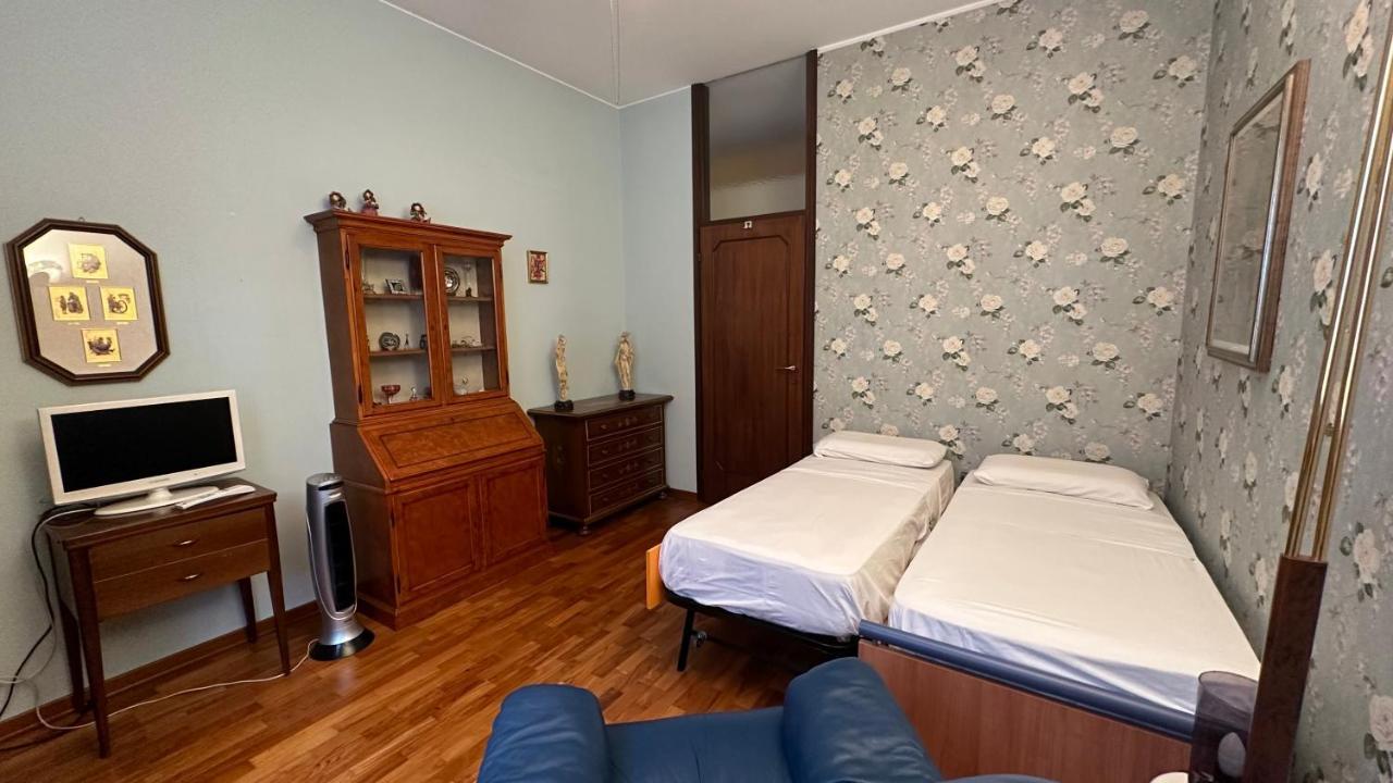 Dehomes - Two Bedrooms, Terrace, Wi-Fi, Tram To Centre & Rho Fiera Milán Exteriér fotografie