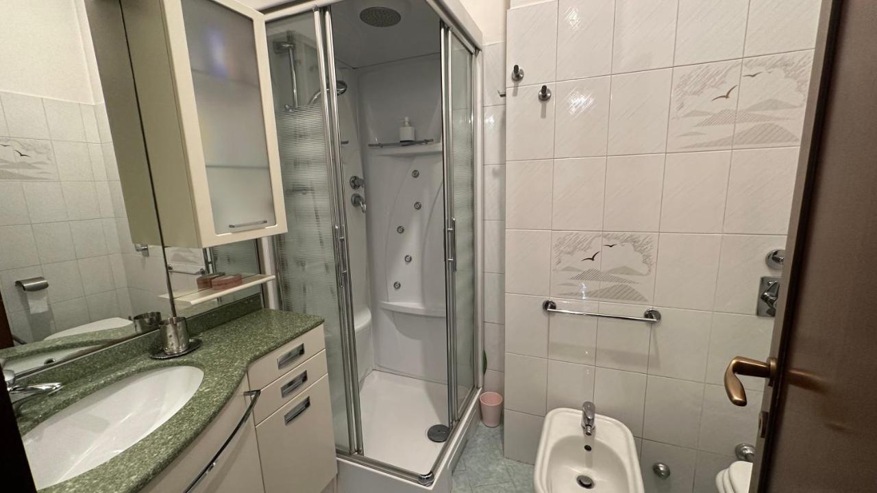 Dehomes - Two Bedrooms, Terrace, Wi-Fi, Tram To Centre & Rho Fiera Milán Exteriér fotografie