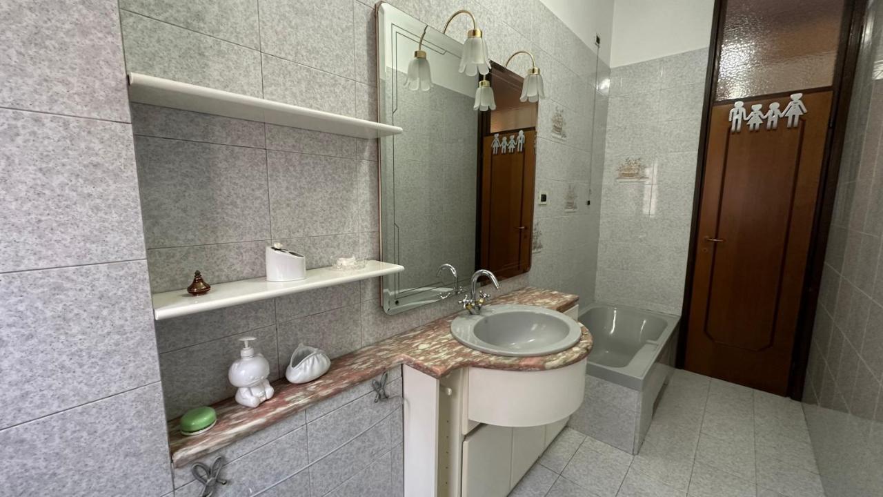 Dehomes - Two Bedrooms, Terrace, Wi-Fi, Tram To Centre & Rho Fiera Milán Exteriér fotografie